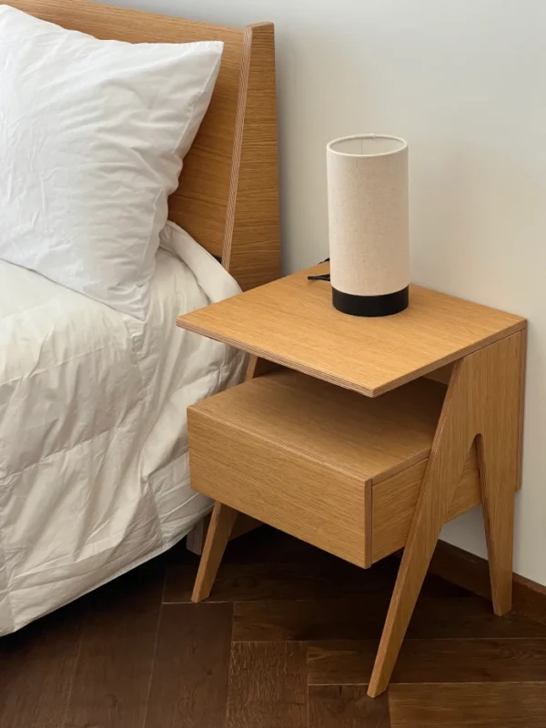 Radis nightstand HUH Oak veneered plywood