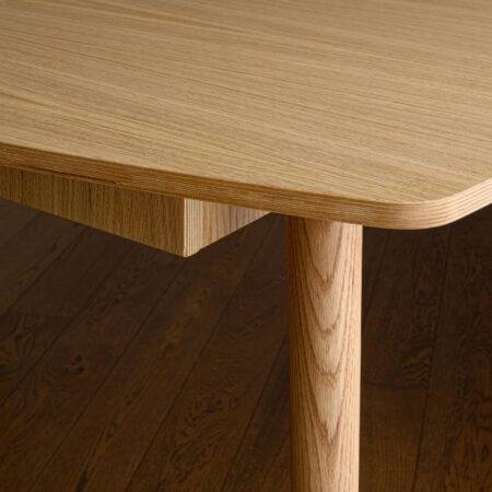 RADIS_extendable_dining_table_NAM_NAM_Oak_veneered