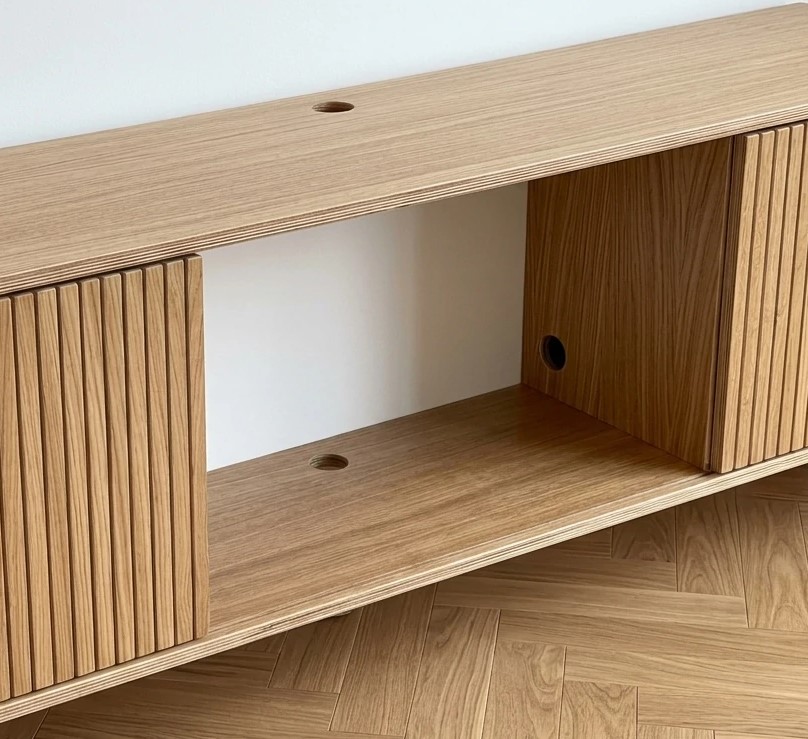 Radis Furniture floating TV-stand FLOATY Oak veneered plywood